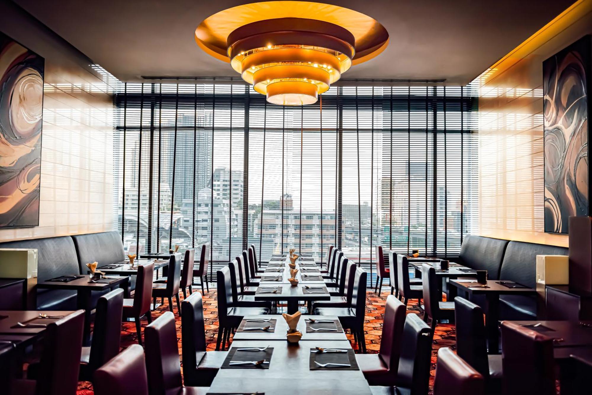 Khách sạn Four Points By Sheraton Ploenchit Sukhumvit 4*