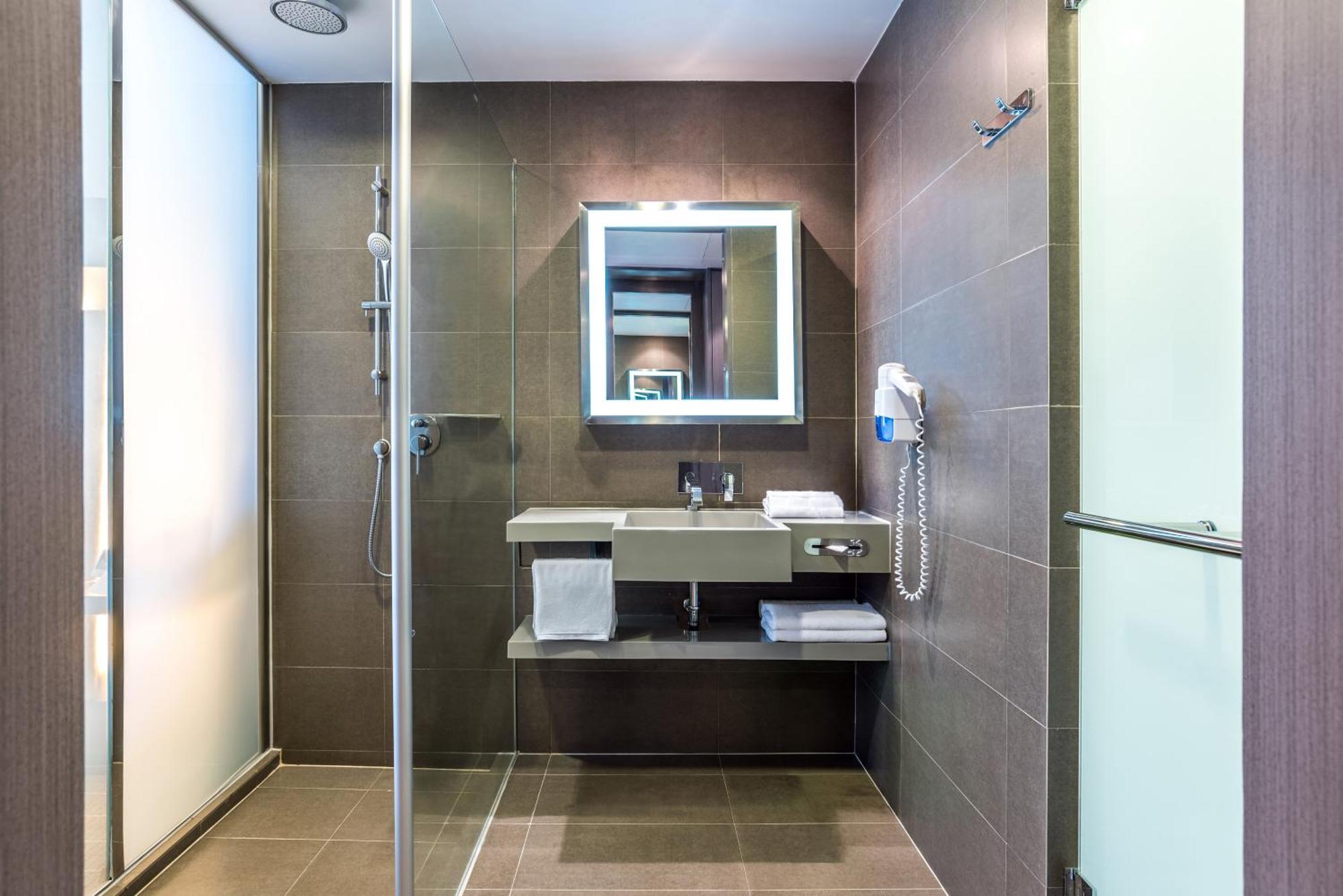 Khách sạn Four Points By Sheraton Ploenchit Sukhumvit 4*