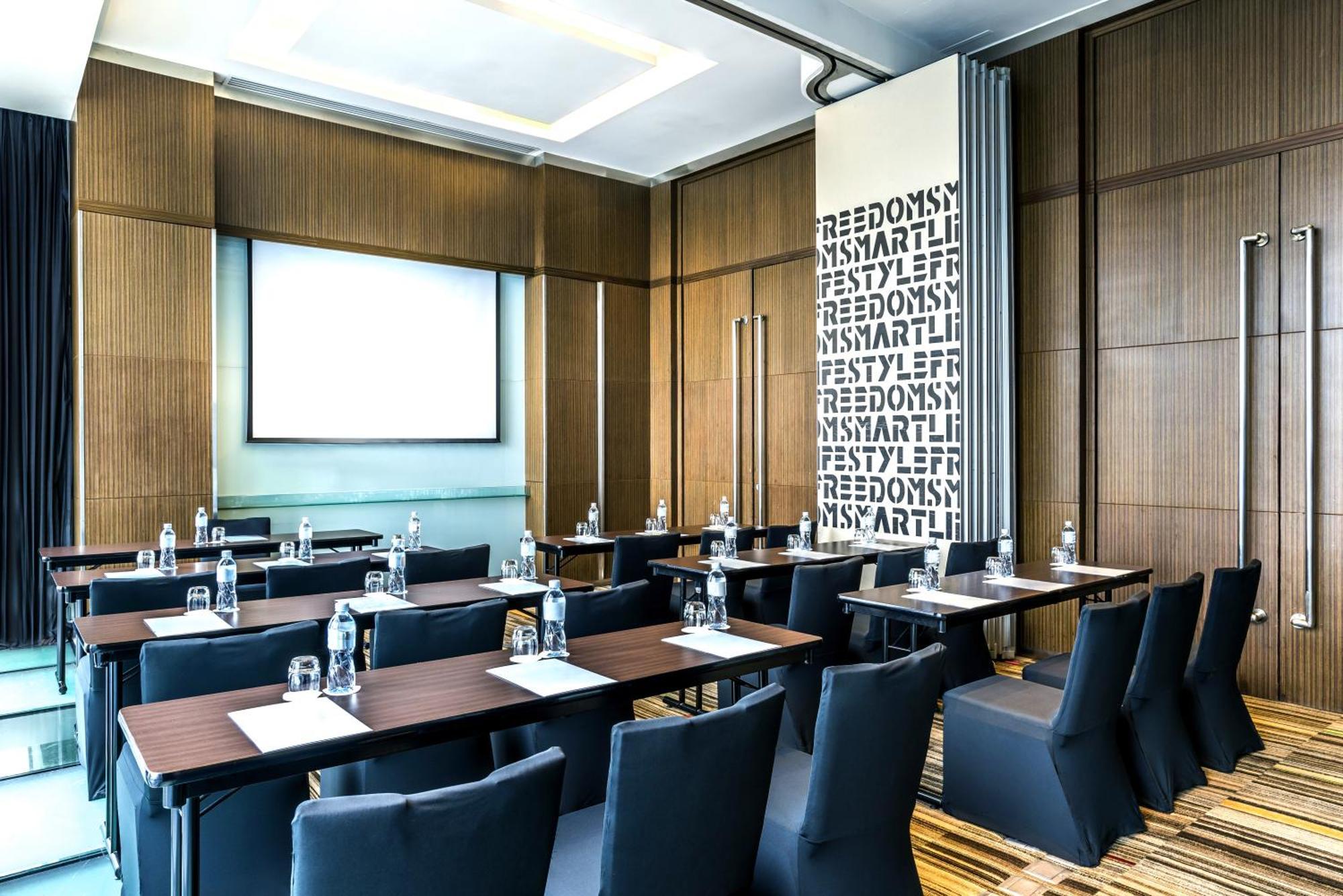 Four Points By Sheraton Ploenchit Sukhumvit , Phloen Chit Station Hotel Bangkok