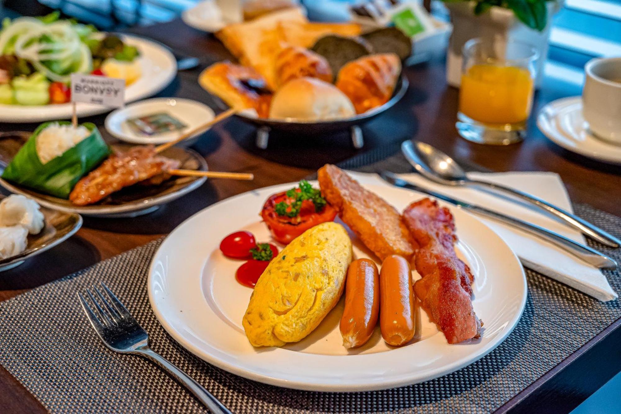 Four Points By Sheraton Ploenchit Sukhumvit , Phloen Chit Station 4* Bangkok